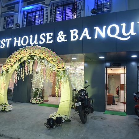 Om Guest House And Banquet โกลกาตา ภายนอก รูปภาพ