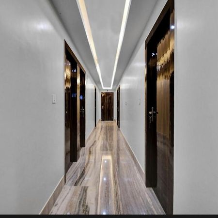 Om Guest House And Banquet โกลกาตา ภายนอก รูปภาพ